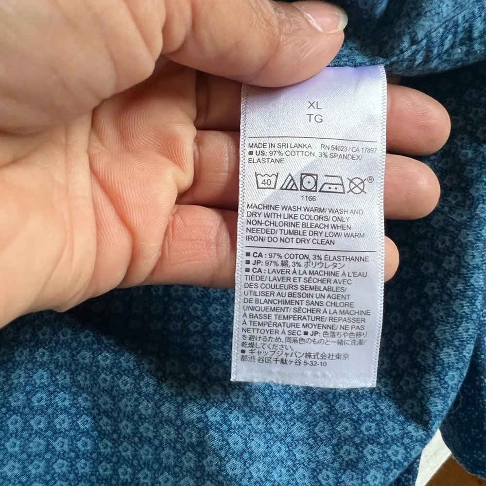 Banana Republic Blue Button-Down Shirt Size XL